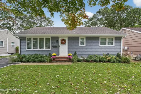 1212 Sleepy Hollow Rd, Point Pleasant, NJ 08742