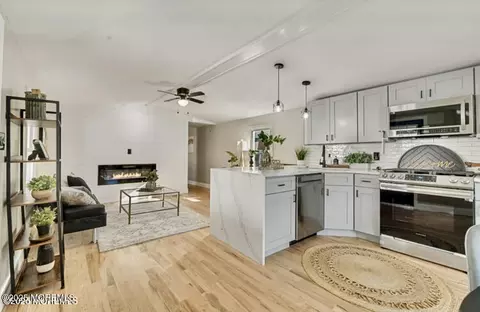 3 Avenue D, Hazlet, NJ 07730