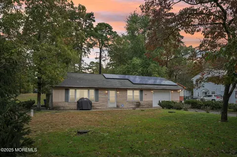 4101 N Lakeshore Dr, Browns Mills, NJ 08015