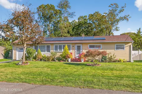 11 Sanford Rd, Brick, NJ 08724
