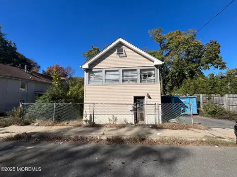 10 Pergola Ave, Jamesburg, NJ 08831