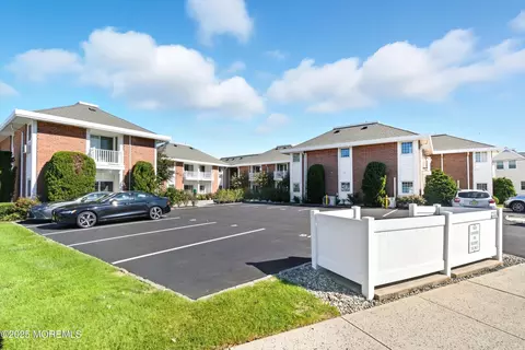 534 Washington Blvd #6, Sea Girt, NJ 08750