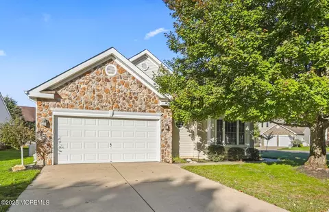 1 Saint Andrews Rd, Jackson, NJ 08527