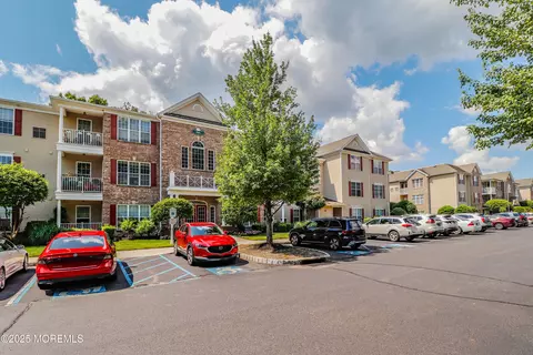 439 Sophee Ln, Lakewood, NJ 08701