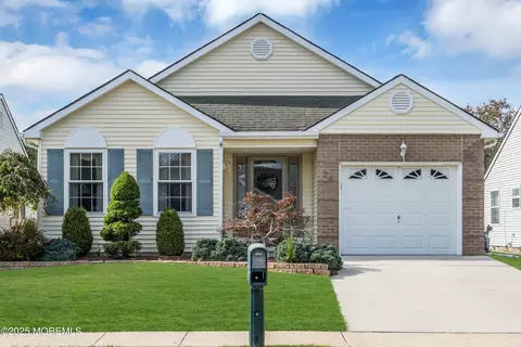 24 Lambert Way, Toms River, NJ 08757