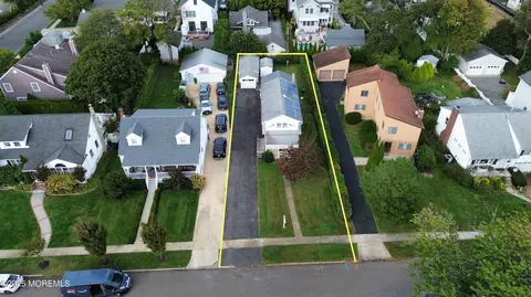 418 Salem Ave, Spring Lake, NJ 07762