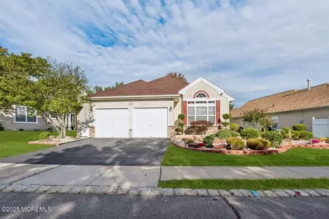 40 Isabella Dr, Manchester, NJ 08759