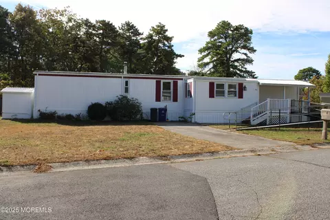 1 Partridge Pl, Whiting, NJ 08759