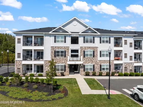 921 Vanderbergh Blvd #921, Monroe, NJ 08831