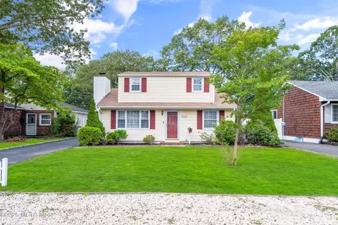 611 Boulton Ave, Point Pleasant, NJ 08742