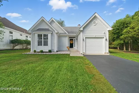 7 River Bend Ct, Barnegat, NJ 08005