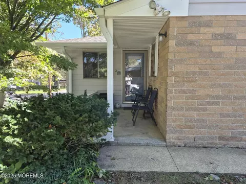 18 Blue Jay St #A, Manchester, NJ 08759