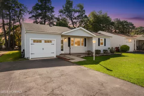 6 Westport Dr, Toms River, NJ 08757
