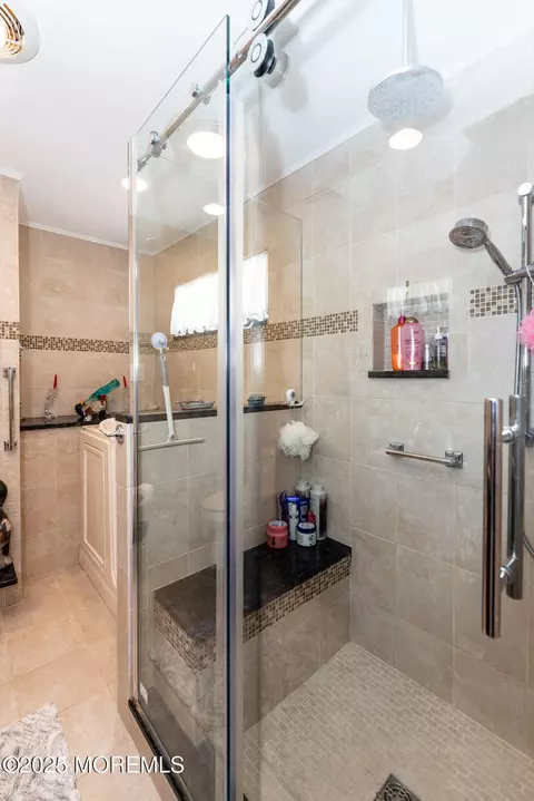 Bath - 658 Fairview Ln, Forked River, NJ 08731 photo 9 of 14