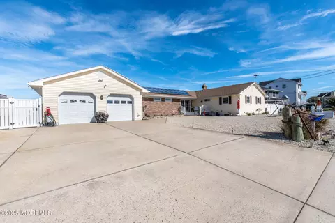 Exterior - 658 Fairview Ln, Forked River, NJ 08731 photo 2 of 24