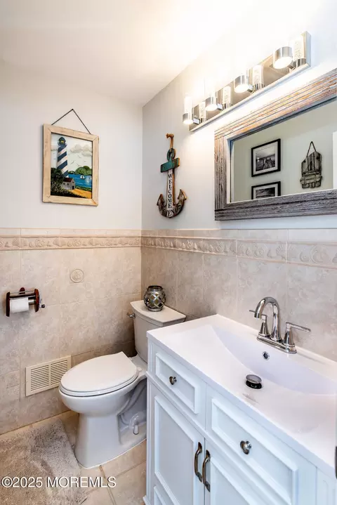 Bath - 658 Fairview Ln, Forked River, NJ 08731 photo 1 of 14