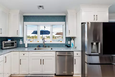Kitchen - 658 Fairview Ln, Forked River, NJ 08731 photo 7 of 9