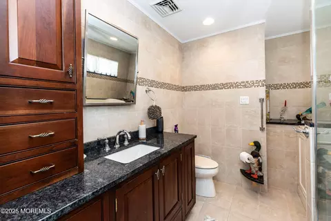 Bath - 658 Fairview Ln, Forked River, NJ 08731 photo 6 of 14