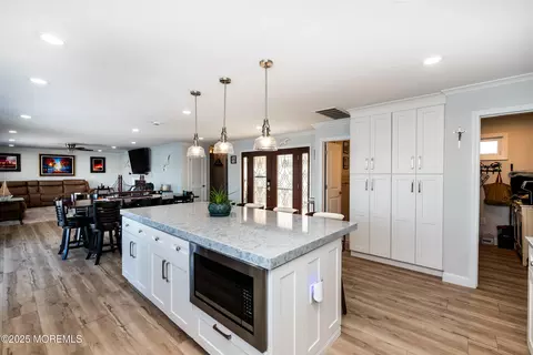 Kitchen - 658 Fairview Ln, Forked River, NJ 08731 photo 8 of 9