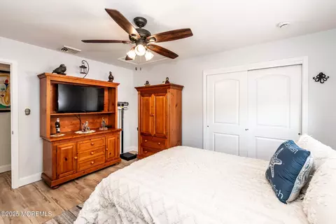 Bedroom - 658 Fairview Ln, Forked River, NJ 08731 photo 7 of 13