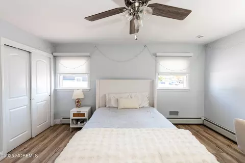 Bedroom - 658 Fairview Ln, Forked River, NJ 08731 photo 9 of 13