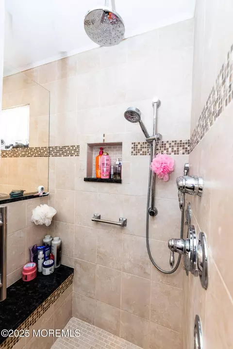 Bath - 658 Fairview Ln, Forked River, NJ 08731 photo 13 of 14