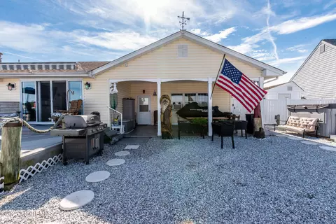 Exterior - 658 Fairview Ln, Forked River, NJ 08731 photo 15 of 24