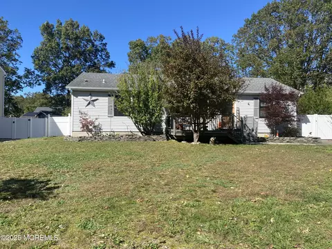 140 Riptide Ave, Manahawkin, NJ 08050