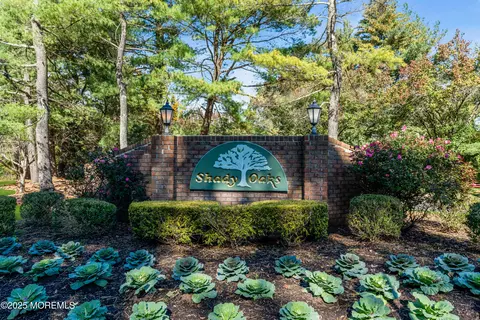 59 Boxwood Ter, Red Bank, NJ 07701