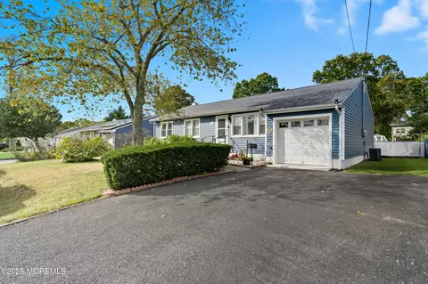 128 Coolidge Dr, Brick, NJ 08724