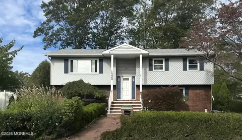 1000 Neptune Ave, Beachwood, NJ 08722