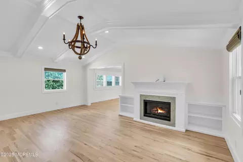 Living - 406 Brown St, Brielle, NJ 08730 photo 3 of 4