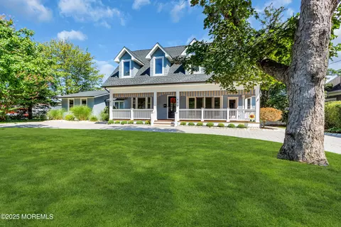 Exterior - 406 Brown St, Brielle, NJ 08730 photo 3 of 9