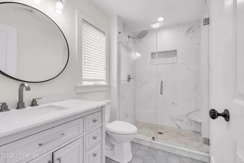 Bath - 406 Brown St, Brielle, NJ 08730 photo 3 of 3