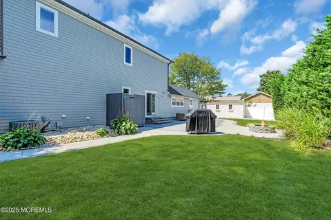 Exterior - 406 Brown St, Brielle, NJ 08730 photo 8 of 9
