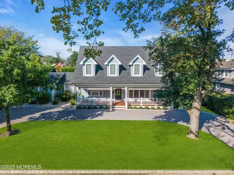 Exterior - 406 Brown St, Brielle, NJ 08730 photo 2 of 9