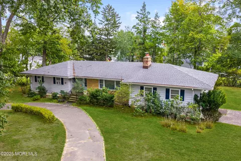 296 Garfield Ave, Oakhurst, NJ 07755