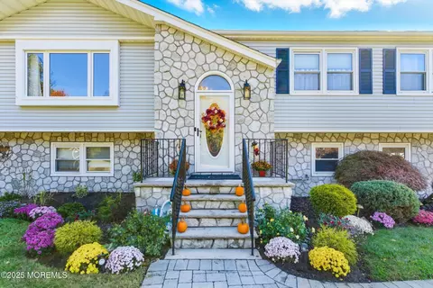 110 Whispering Pines Dr, Lincroft, NJ 07738