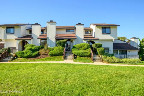 83 Tower Hill Dr, Red Bank, NJ 07701