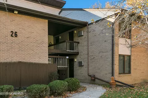 26 Meadow Green Cir #K, Manalapan, NJ 07726
