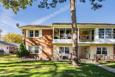 44 Cambridge Ct # G, Lakewood, NJ 08701