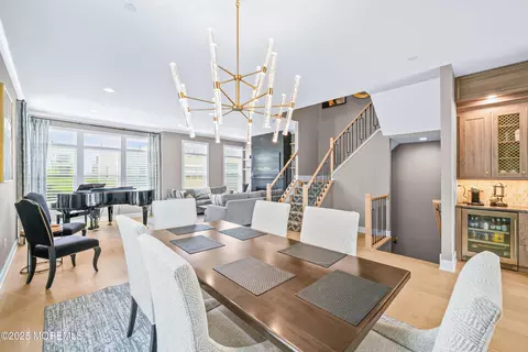 31 Valiant Ct, Middletown, NJ 07748