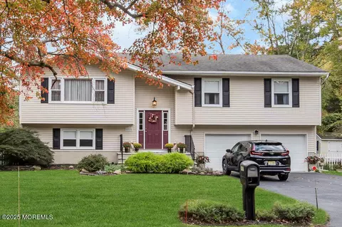 460 Alexander Ave, Howell, NJ 07731
