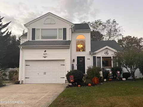 246 Atlantis Ave, Manahawkin, NJ 08050