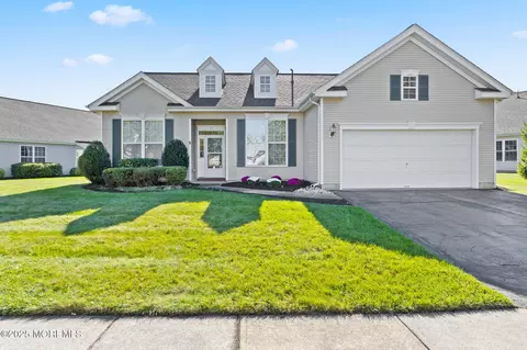 33 Bunker Hill Dr, Allentown, NJ 08501