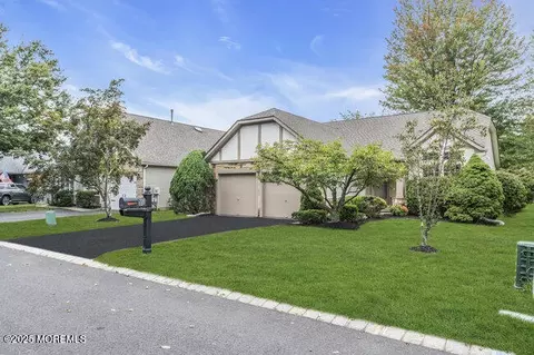 11 Sedgwick Sq, Jackson, NJ 08527