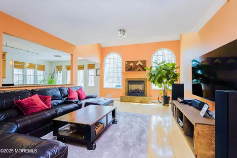 113 Willow Dr, Jackson, NJ 08527 photo 4