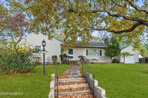 271 Jerome Ave, Oakhurst, NJ 07755