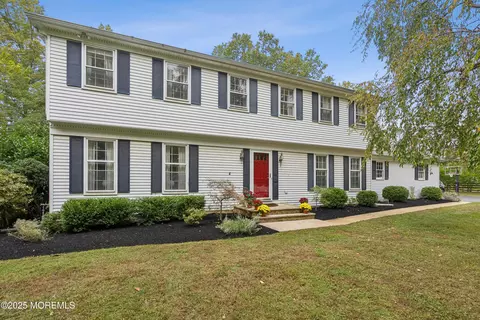 16 Hickory Ln, Lincroft, NJ 07738