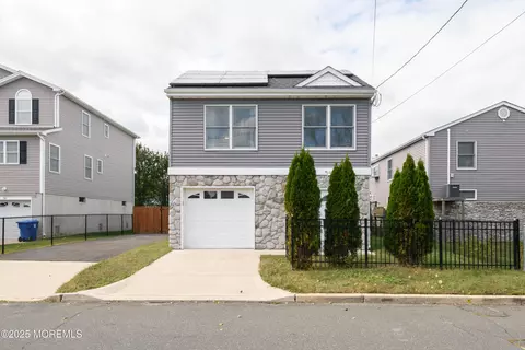 62 Brainard Ave, Port Monmouth, NJ 07758